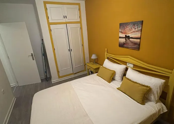 Renovated 2br Gem By Plaza Villamartin (Valencia)